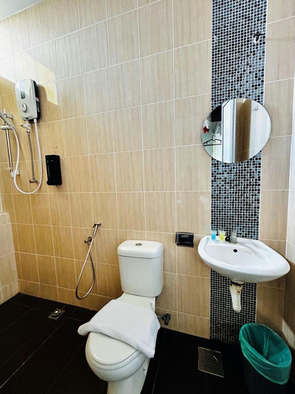 Ds Hotel Ίπο Εξωτερικό φωτογραφία