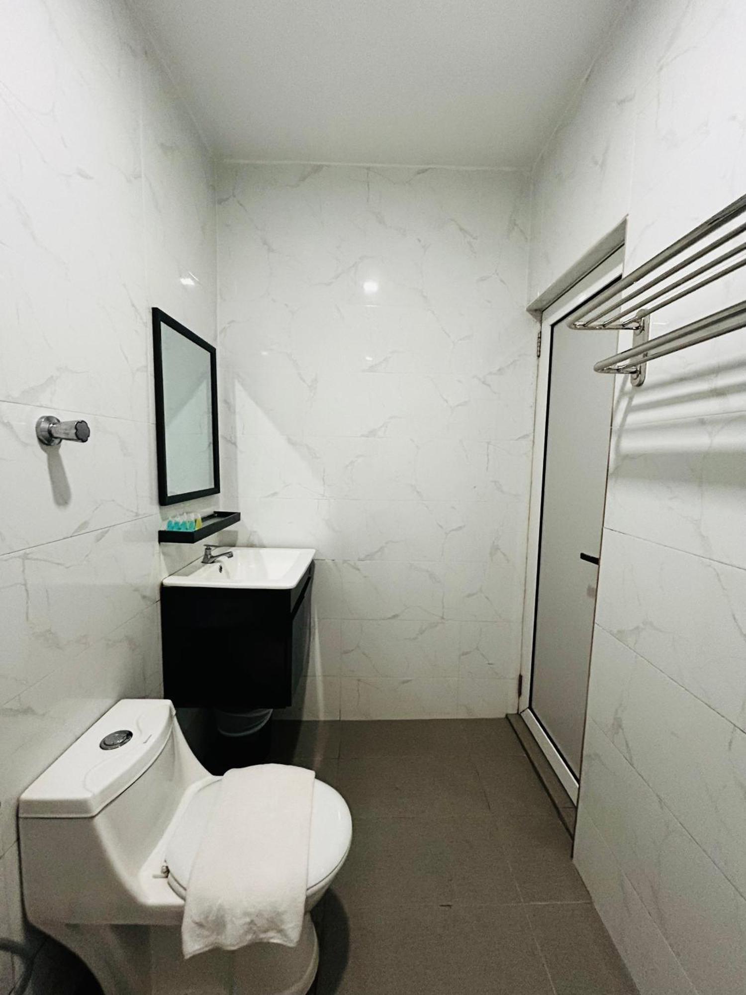 Ds Hotel Ίπο Εξωτερικό φωτογραφία