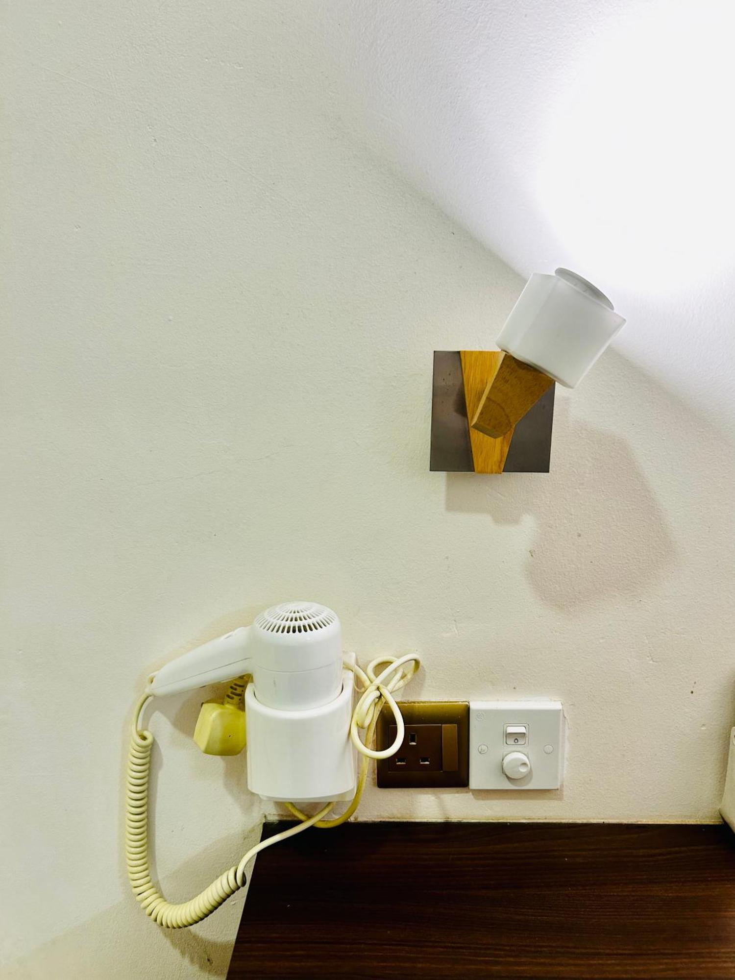 Ds Hotel Ίπο Εξωτερικό φωτογραφία